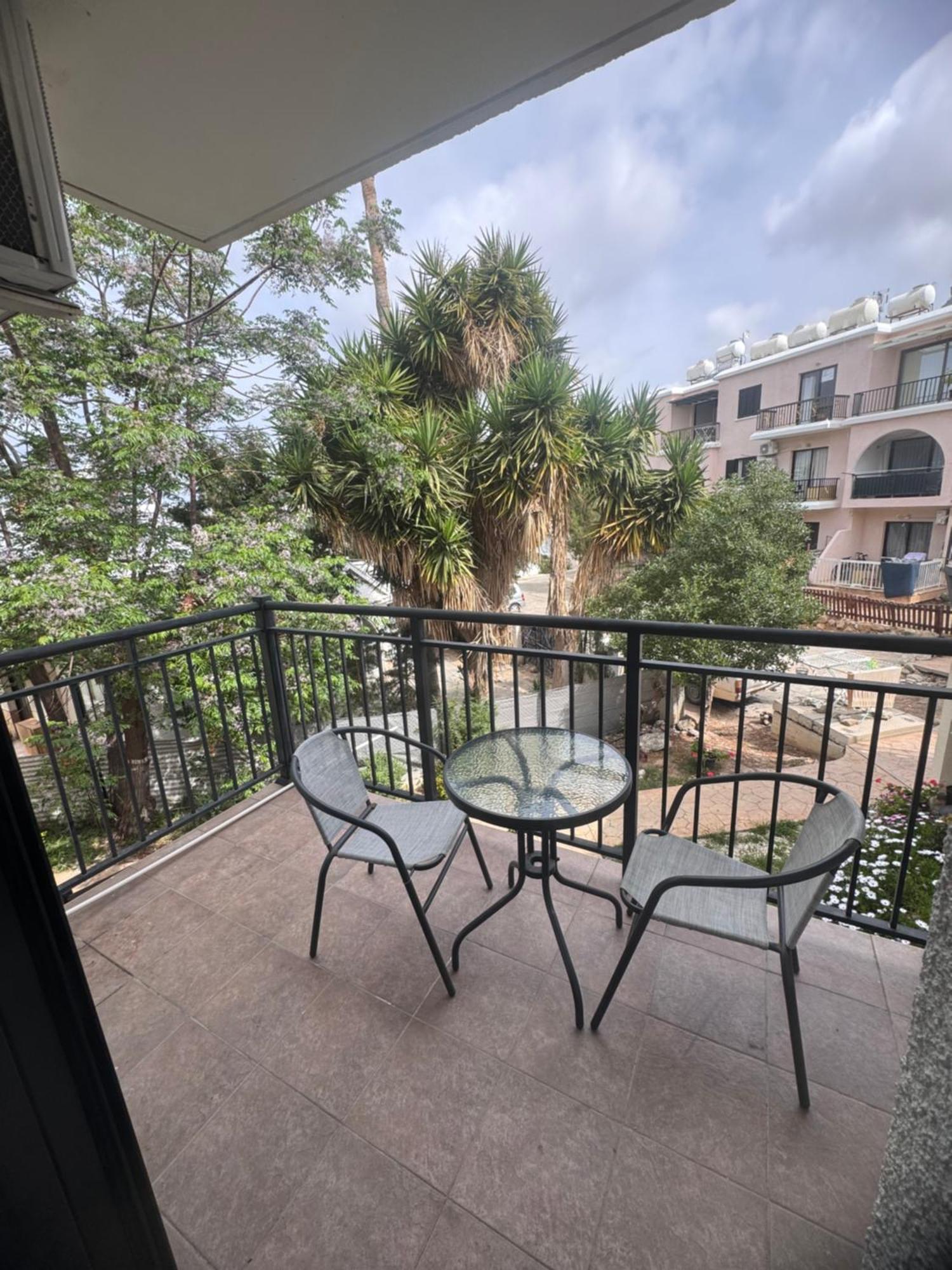 Cozy 1 Bedroom Apartment Close To The Beach Paphos Buitenkant foto